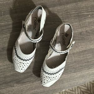 Very nice white shoes